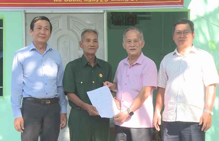 Bàn giao nhà cho hội viên CCB nghèo thị trấn An Lạc Thôn